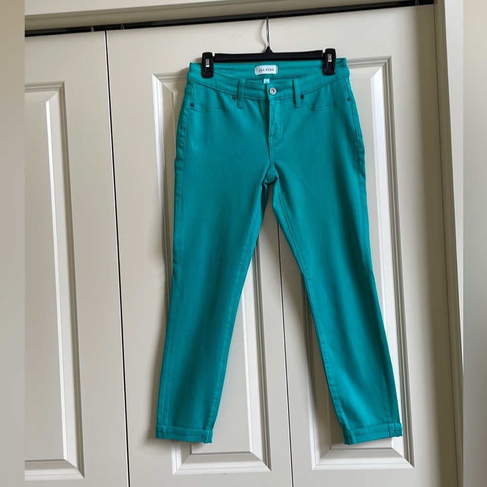 Women’s Lila Ryan cropped teal jeans, size 26